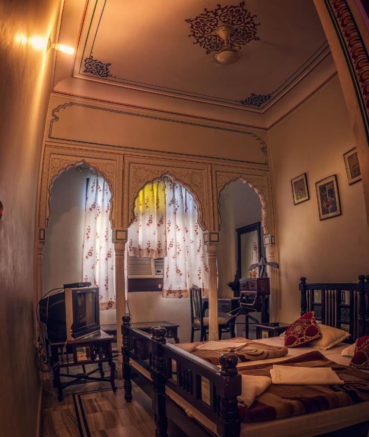 Krishna Palace - A Heritage Hotel Jaipur Buitenkant foto