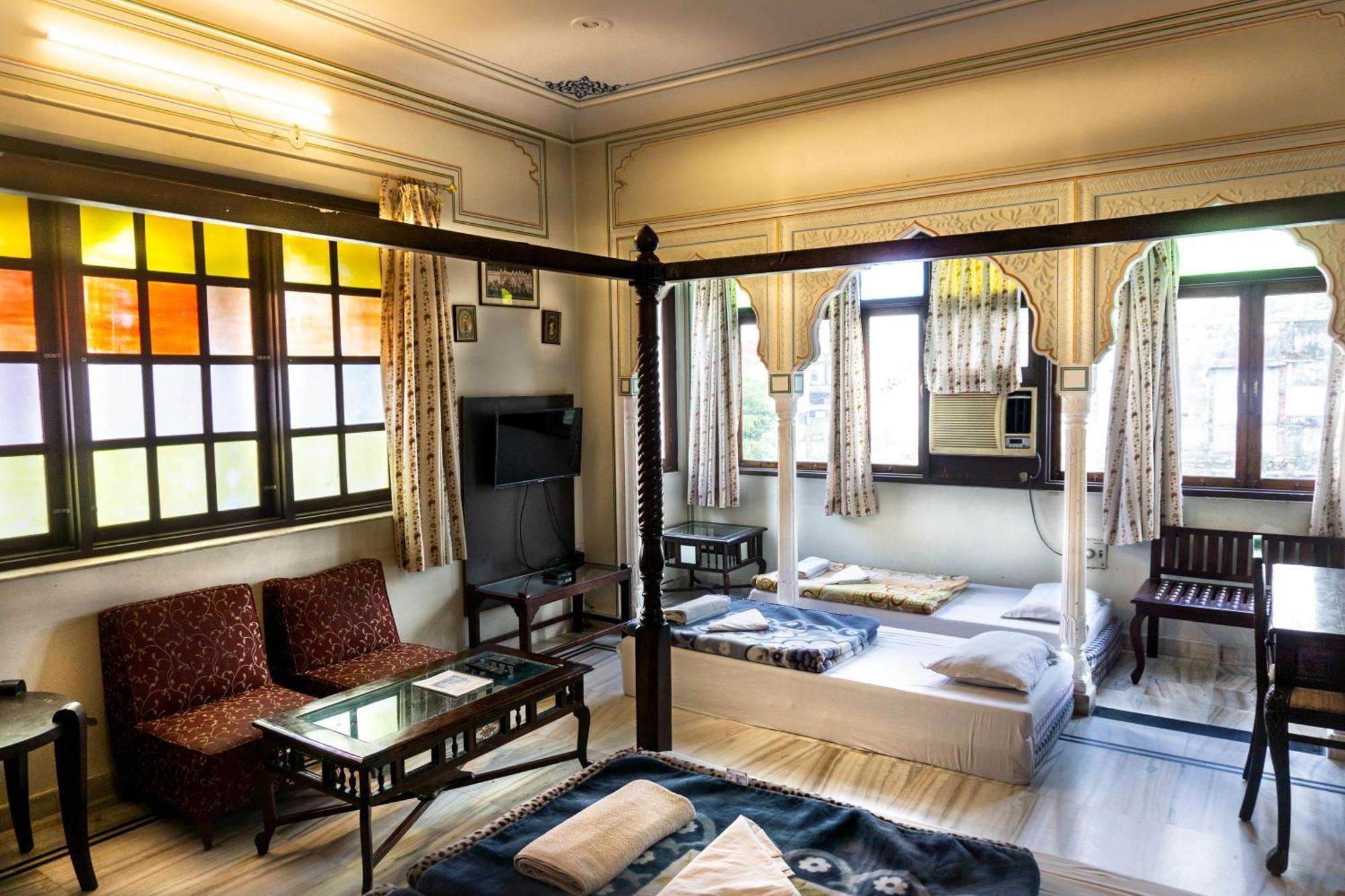 Krishna Palace - A Heritage Hotel Jaipur Buitenkant foto