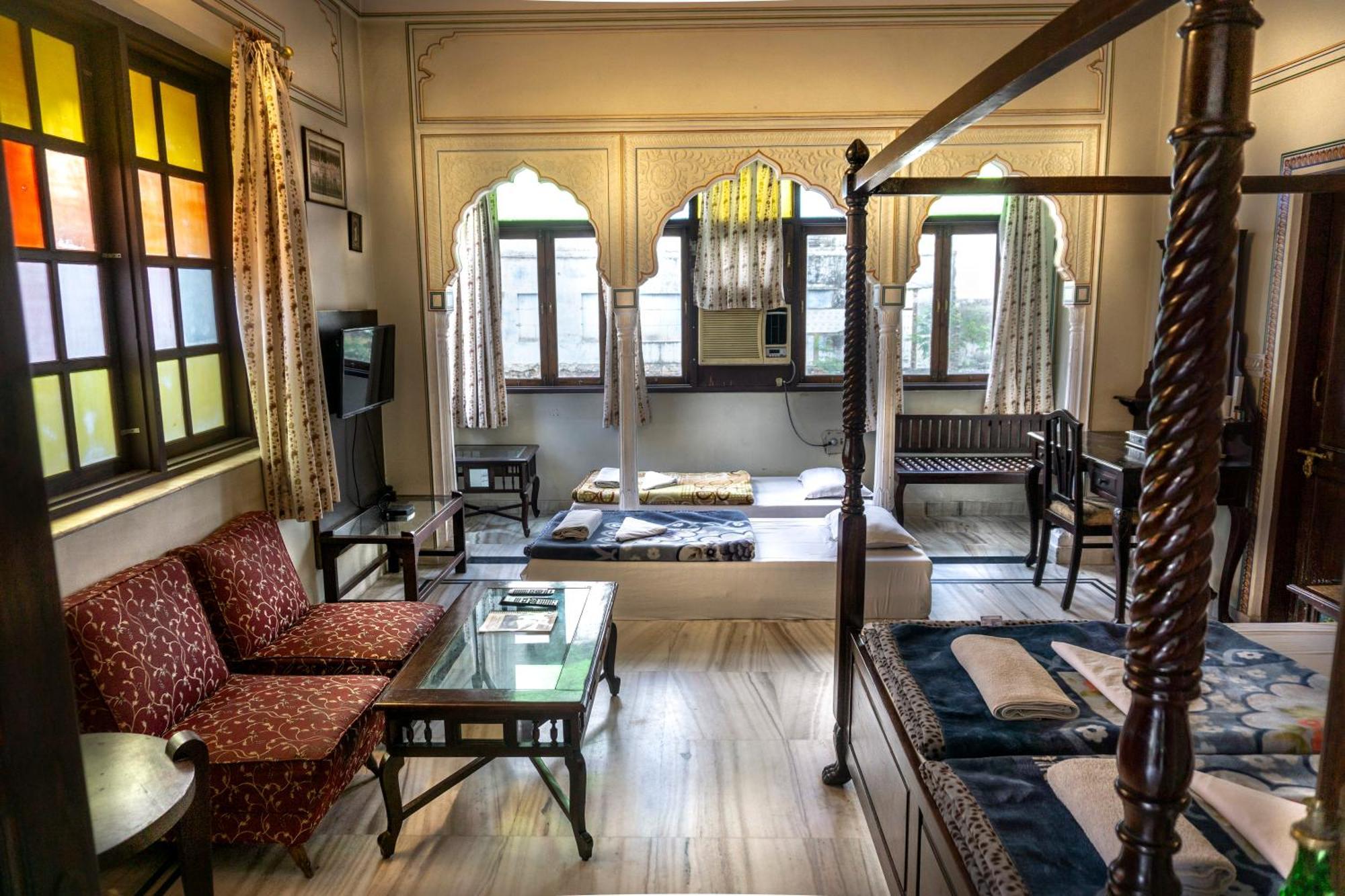 Krishna Palace - A Heritage Hotel Jaipur Buitenkant foto
