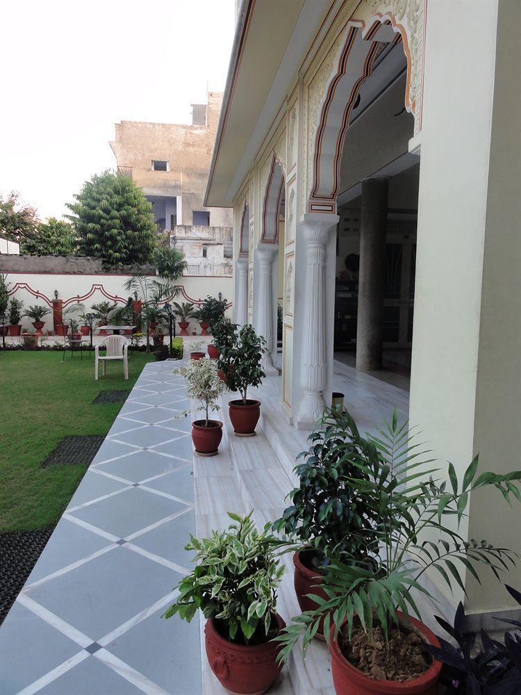 Krishna Palace - A Heritage Hotel Jaipur Buitenkant foto